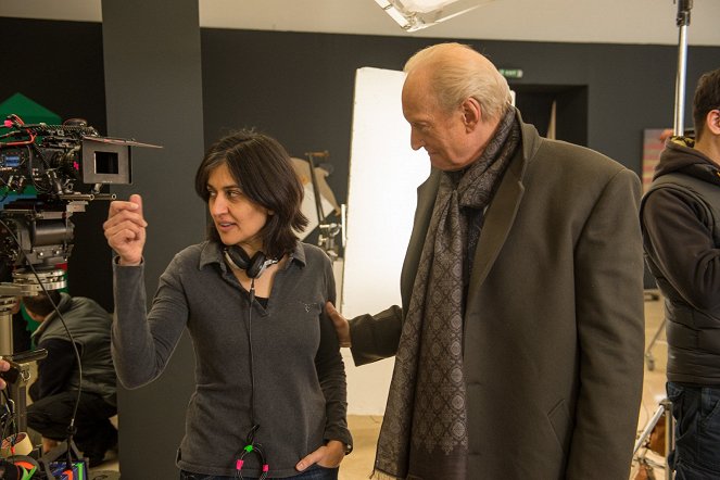 Despite the Falling Snow - Tournage - Shamim Sarif, Charles Dance