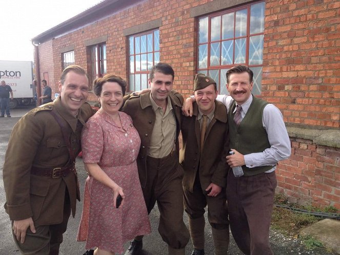 Home Fires - Van de set