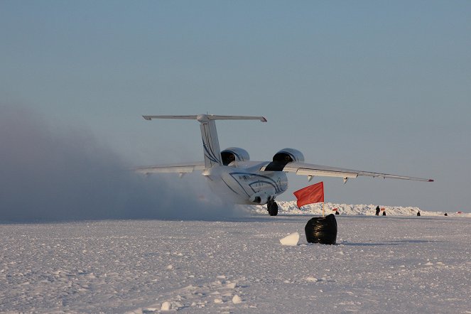 North Pole Ice Airport - Do filme