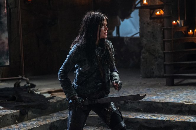 The 100 - Perverse Instantiation: Part Two - Photos - Marie Avgeropoulos