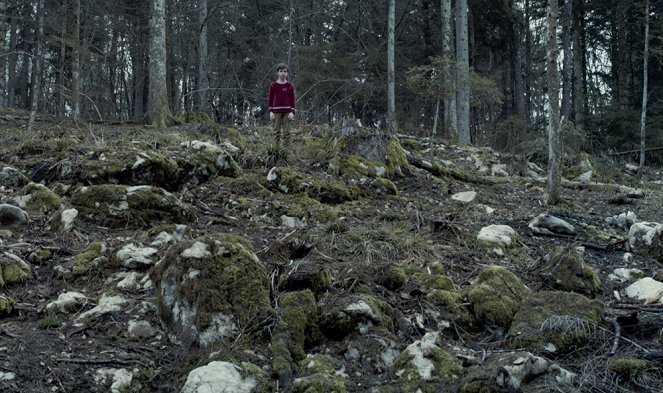 The Returned - Etienne - Photos