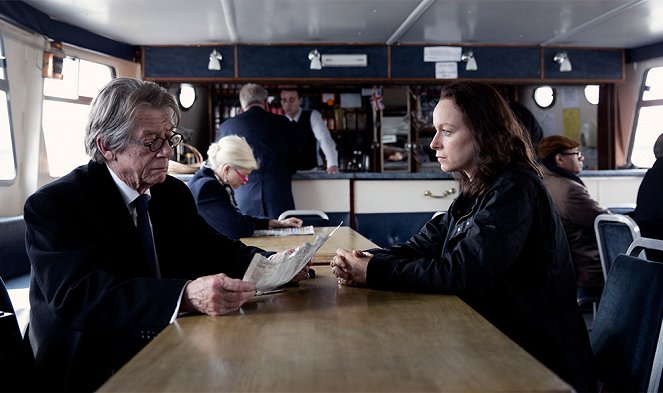 Az utolsó párducok - Az utolsó párduc - Filmfotók - John Hurt, Samantha Morton