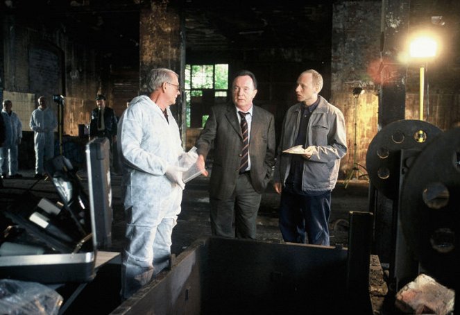 Místo činu - Křest ohněm - Z filmu - Walter Nickel, Peter Sodann, Bernd Michael Lade
