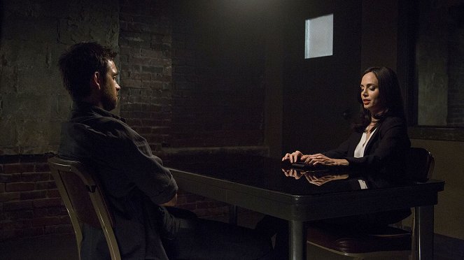 Banshee - Season 4 - Innocent Might Be a Bit of a Stretch - Filmfotók - Antony Starr, Eliza Dushku