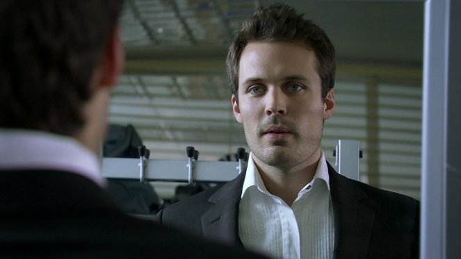 Holby City - Photos - James Anderson