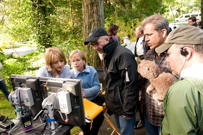 The Beaver - Van de set - Jodie Foster, Hagen Bogdanski, Mel Gibson