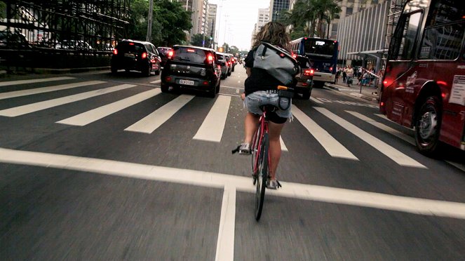 Bicykly versus automobily - Z filmu