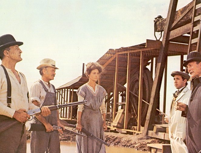 Oklahoma Crude - De la película - Faye Dunaway