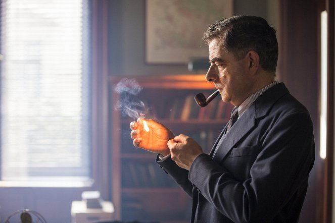Maigret - Season 1 - Maigret Sets a Trap - Photos - Rowan Atkinson