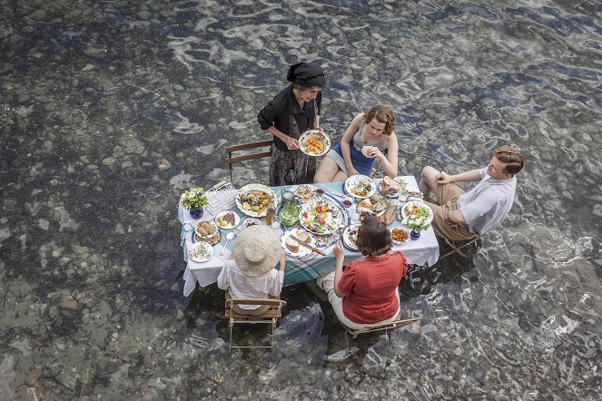 The Durrells - Episode 2 - Photos - Anna Savva, Daisy Waterstone, Callum Woodhouse