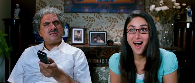 3 Idiots - De la película - Boman Irani, Kareena Kapoor