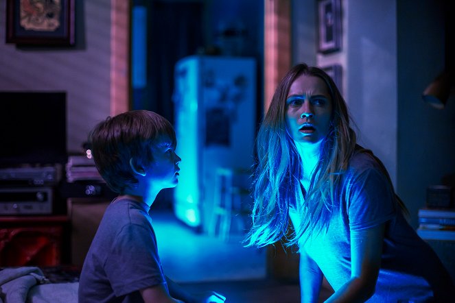 Lights Out - Terror na Escuridão - Do filme - Gabriel Bateman, Teresa Palmer