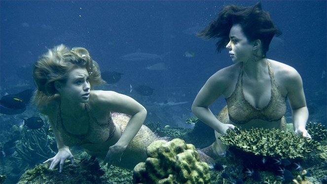 Mako Mermaids: An H2O Adventure - Season 1 - Photos - Lucy Fry, Ivy Latimer