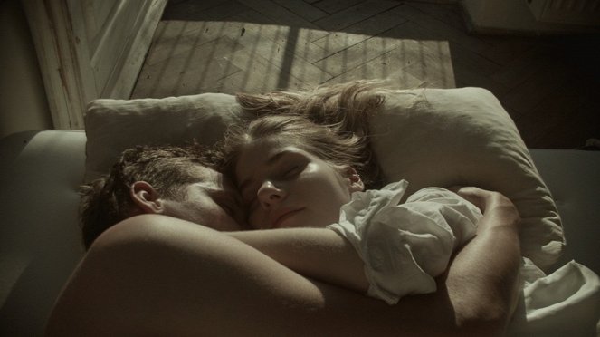 Azok az álmatlan éjszakák - Filmfotók - Krzysztof Bagiński, Eva Lebeuf