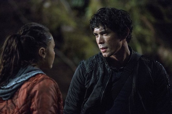 The 100 - We Are Grounders: Part 1 - Photos - Bob Morley