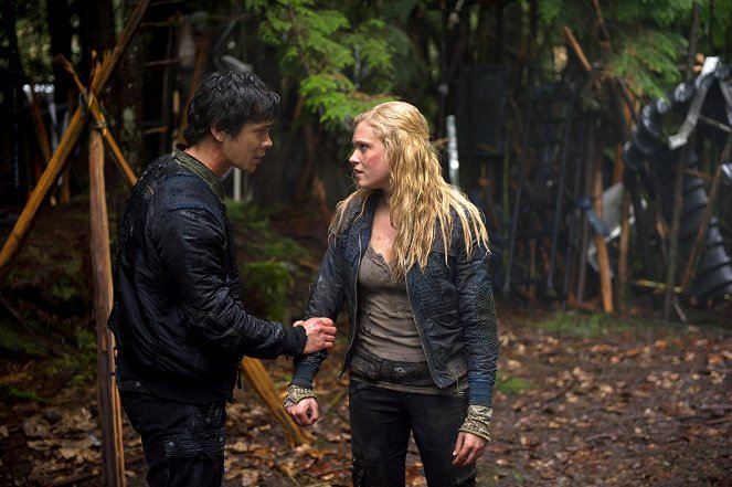 The 100 - Season 1 - We Are Grounders: Part 1 - Photos