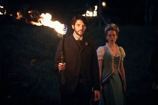 The Living and the Dead - Episode 1 - Van film - Colin Morgan, Charlotte Spencer
