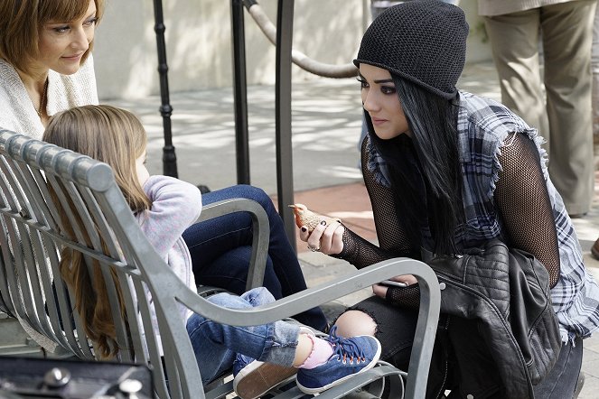 Agents of S.H.I.E.L.D. - Ascension - Photos - Chloe Bennet