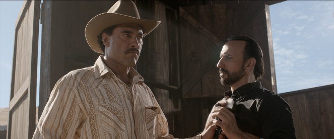 Ladrones - Photos - Eduardo Yáñez, Oscar Torre