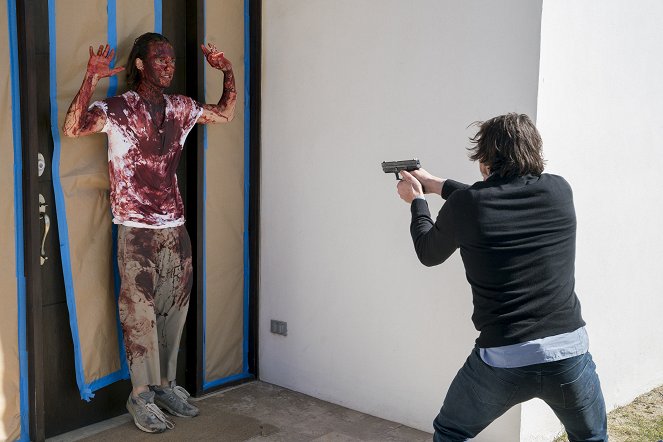 Fear the Walking Dead - Krew na ulicach - Z filmu - Frank Dillane