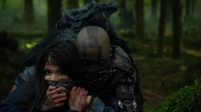 The 100 - Season 1 - His Sister's Keeper - Photos - Marie Avgeropoulos, Ricky Whittle