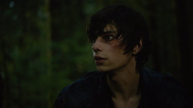 Prvních 100 - Série 1 - His Sister's Keeper - Z filmu - Devon Bostick