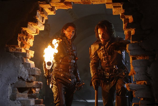 The Musketeers - Brothers in Arms - Do filme - Luke Pasqualino, Santiago Cabrera