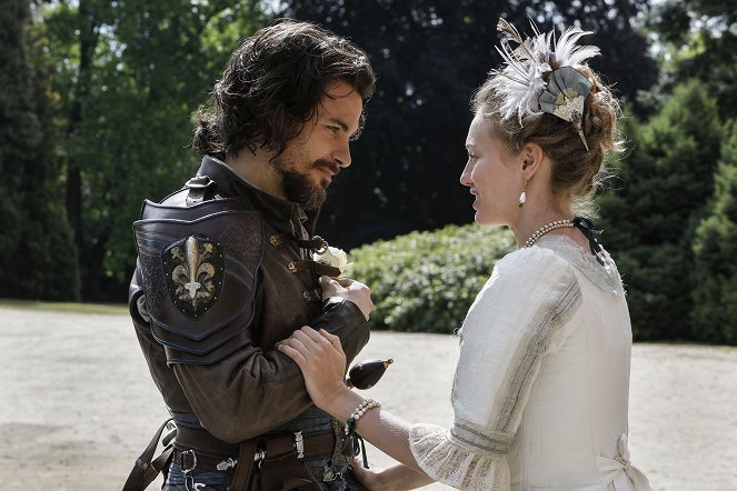 The Musketeers - The Queen's Diamonds - Film - Santiago Cabrera, Alexandra Dowling