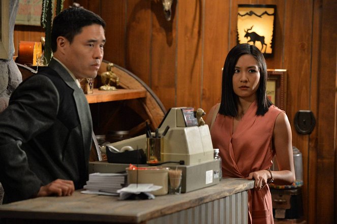 Fresh Off the Boat - Persistent Romeo - Photos - Randall Park, Constance Wu