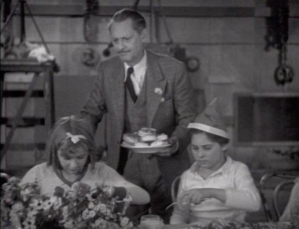 The Christmas Party - Kuvat elokuvasta - Lionel Barrymore