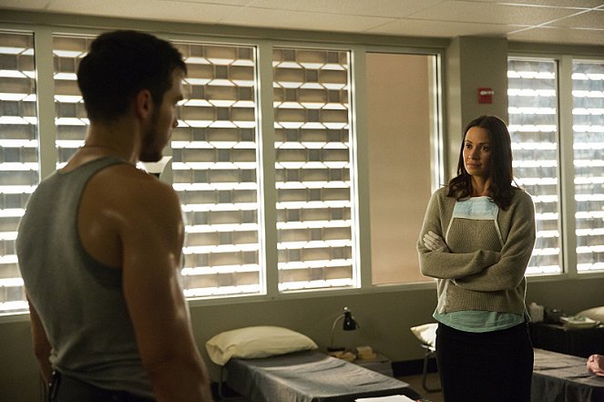 Containment - Be Angry at the Sun - Van film - Kristen Gutoskie