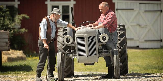 Little Grey Fergie: Country Fun! - Photos - Stein Winge, Jeppe Beck Laursen