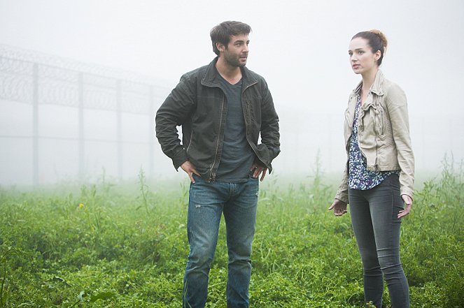 Zoo - Pack Mentality - Photos - James Wolk, Kristen Connolly