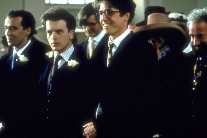 Štyri svadby a jeden pohreb - Z filmu - John Hannah, Hugh Grant, Simon Callow