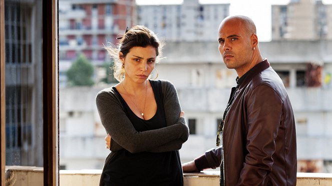 Gomorra - Season 2 - Divide et impera - Z filmu - Irene Maiorino, Marco D'Amore