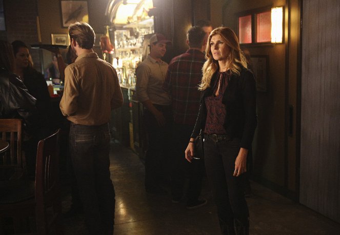 Nashville - Season 4 - Can't Get Used to Losing You - Photos - Connie Britton