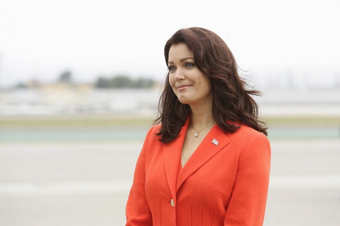 Scandal - Buckle Up - Photos - Bellamy Young