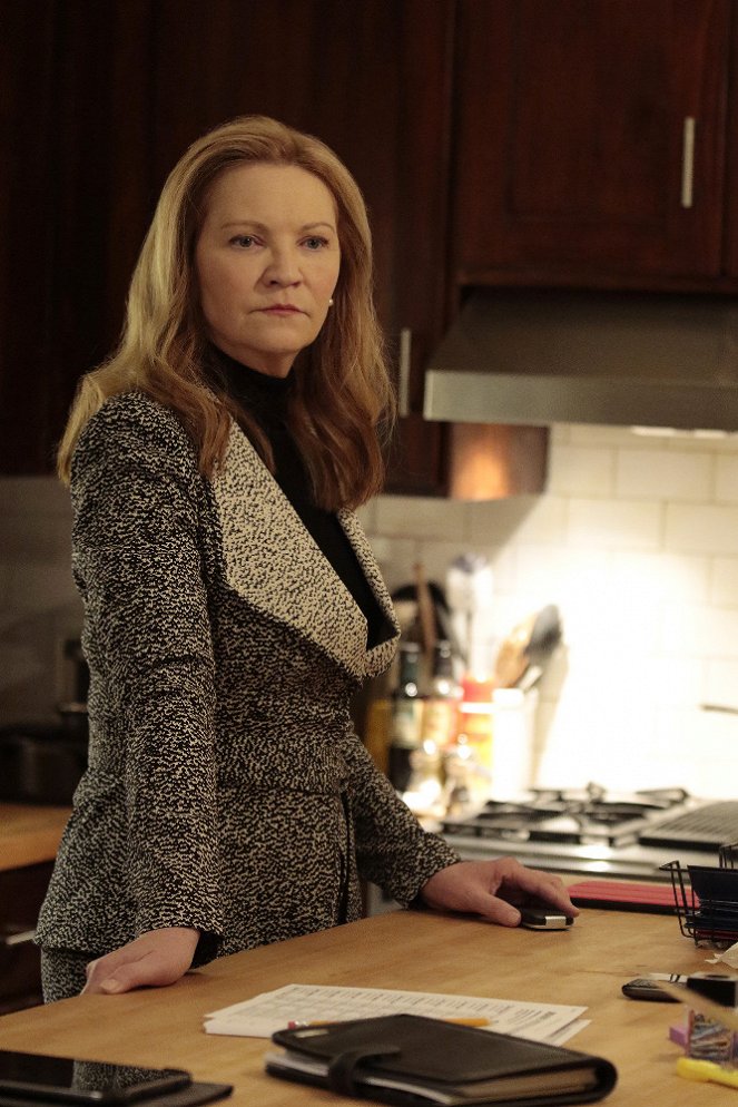 The Family - Election Day - Filmfotos - Joan Allen