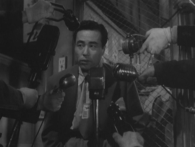 Escándalo - De la película - Toshirō Mifune