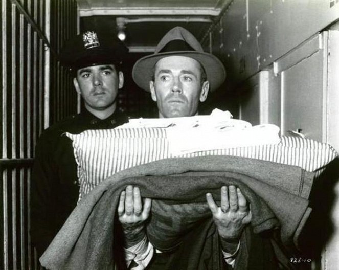 The Wrong Man - Photos - Henry Fonda