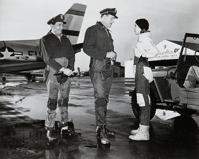 Jet Pilot - Photos - John Wayne, Janet Leigh