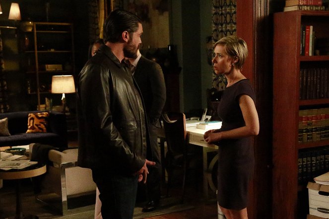 How to Get Away with Murder - Season 2 - It's a Trap - Photos - Charlie Weber, Liza Weil