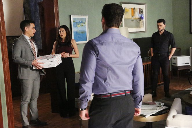 How to Get Away with Murder - There's My Baby - Photos - Karla Souza, Jack Falahee