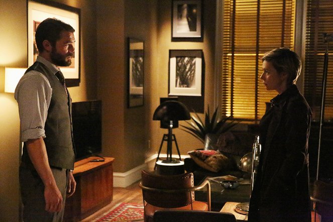 How to Get Away with Murder - There's My Baby - Photos - Charlie Weber, Liza Weil