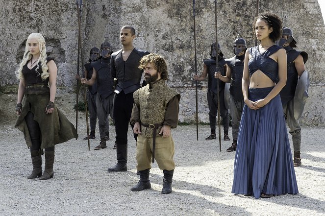 Game Of Thrones - Die Schlacht der Bastarde - Filmfotos - Emilia Clarke, Jacob Anderson, Peter Dinklage, Nathalie Emmanuel