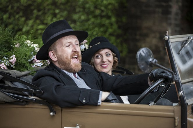 Mr. Selfridge - Season 4 - Episode 6 - Photos - Tom Goodman-Hill, Amanda Abbington