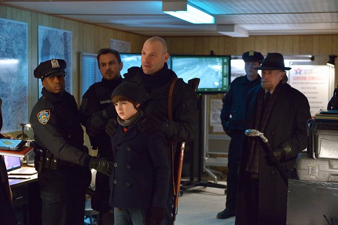 The Strain - Battle for Red Hook - Photos - Max Charles, Corey Stoll, David Bradley