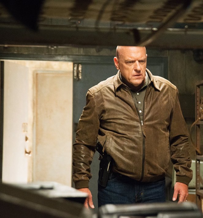 Under the Dome - The Fall - Photos - Dean Norris