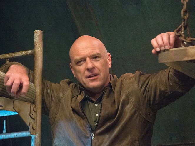Under the Dome - The Fall - Van film - Dean Norris