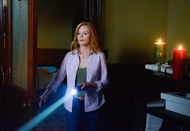 Under the Dome - The Kinship - Photos - Marg Helgenberger